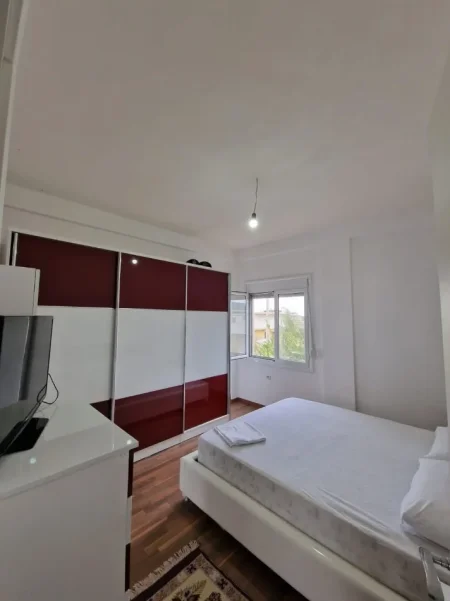 Vlore, jepet me qera shtepi 2+1+Ballkon Kati 2, 