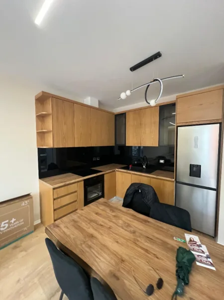 Tirane, jepet me qera apartament 1+1 Kati 3, 65 m² 700 € (bulevardi i ri)