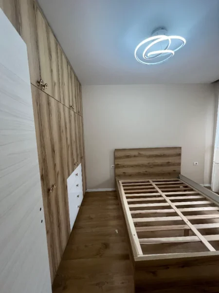 Tirane, jepet me qera apartament 1+1 Kati 3, 65 m² 700 € (bulevardi i ri)