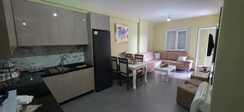 Tirane, jepet me qera apartament 2+1+Aneks+Ballkon , 110 € (Univers City)