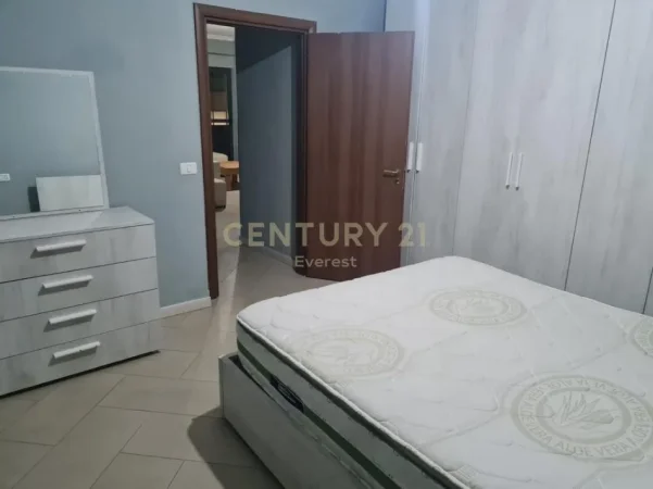Tirane, jap me qera apartament 2+1+Ballkon Kati 2, 100 m² 500 € (Astir)