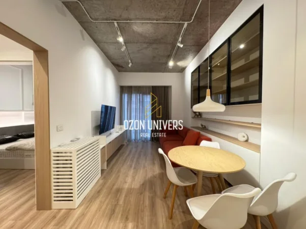 Tirane, jepet me qera apartament 1+1+Ballkon Kati 11, 74 m² 900 € (Garden Building, Rruga e Kavajës)