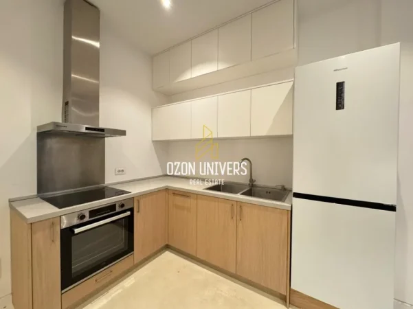 Tirane, jepet me qera apartament 1+1+Ballkon Kati 11, 74 m² 900 € (Garden Building, Rruga e Kavajës)