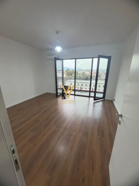 Tirane, jepet me qera zyre Kati 6, 122 m² 620 € (RRUGA E DIBRES)