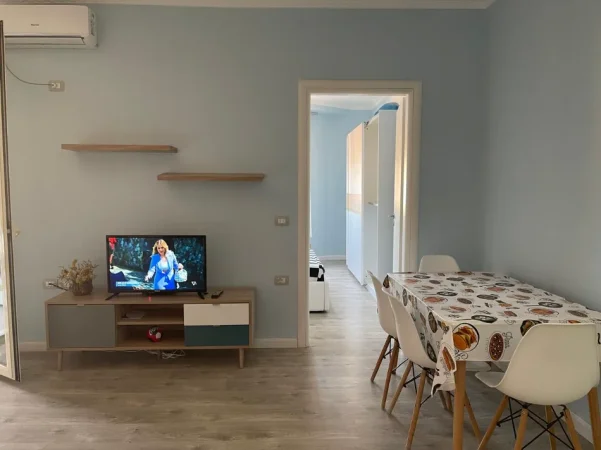 Vlore, jepet me qera apartament 1+1+Aneks+Ballkon Kati 5, 80 m² 350 € (Lungomare)