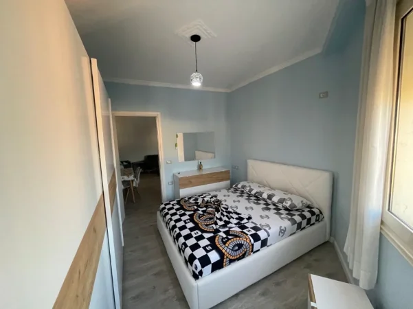 Vlore, jepet me qera apartament 1+1+Aneks+Ballkon Kati 5, 80 m² 350 € (Lungomare)