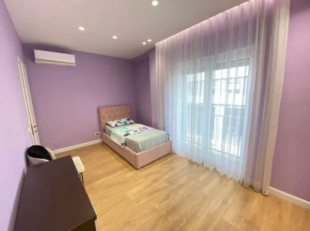 Tirane, jepet me qera apartament 2+1 Kati 3, 100 m²