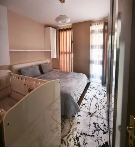 Tirane, shitet apartament Kati 6, 110.000 € 