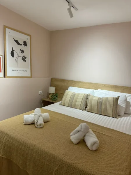 Tirane, jepet me qera Vile 2+1 Kati 1, 80 m² 650 € (Ish Tregu Elektrik/Rr.Ali Visha)