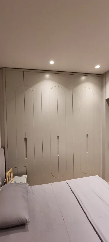 Tirane, jepet me qera apartament 1+1 , 65 m² 950 € (kodra e diellit)