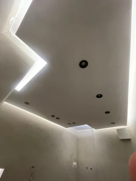 Tirane, jepet me qera zyre Kati 3, 67 m² 1.000 € 