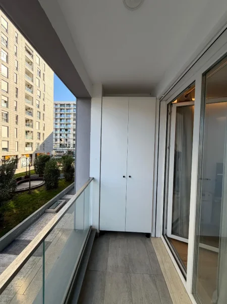 Tirane, jepet me qera 1+1 Kati 3, 65 m² 650 € 