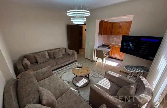 Tirane, jepet me qera apartament 1+1 Kati 3, 60 m² 550 € 