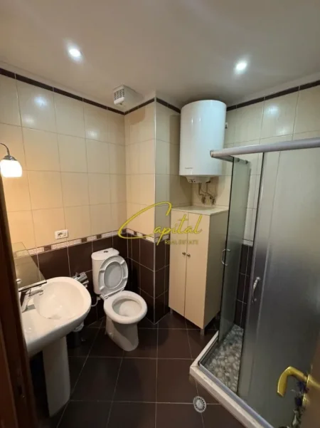 Tirane, jepet me qera apartament 2+1 Kati 8, 110 m² 750 € (SELVIA)