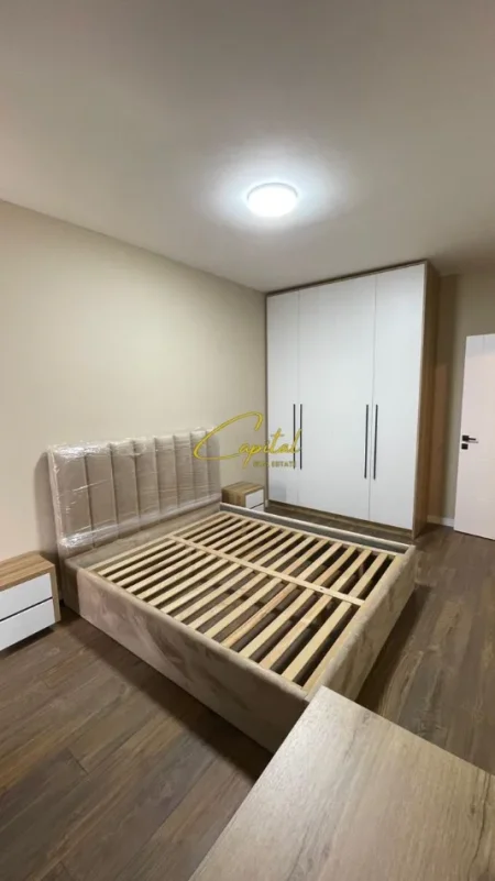 Tirane, jepet me qera apartament 2+1 Kati 3, 100 m² 450 € (YZBERISHT)