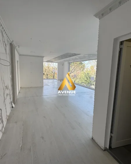 Tirane, shitet ambjent biznesi Kati 1, 72 m² 260.000 € (Rruga Muhamet Gjollesha) 21 Dhjetori