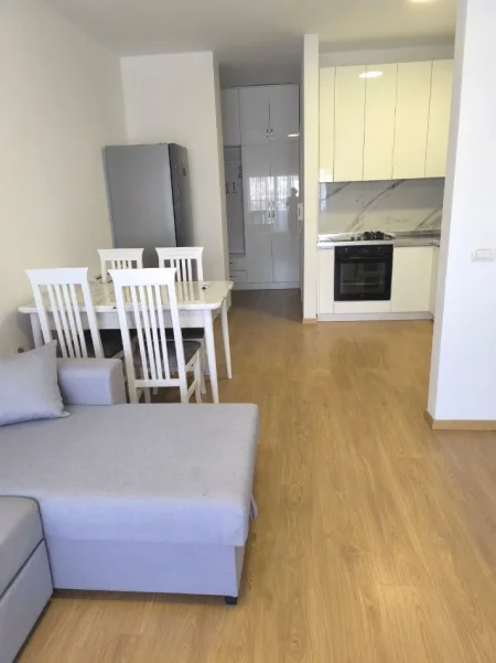 Tirane, jepet me qera apartament 2+1 Kati 4, 86 m² 800 € 