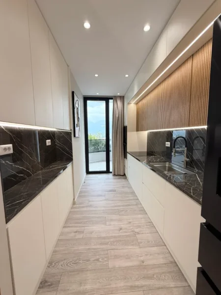 Tirane, shitet Vile Kati 4, 1.145 m² 2.000.000 € 