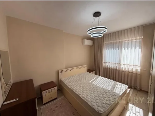 Tirane, jepet me qera apartament 1+1 Kati 3, 
