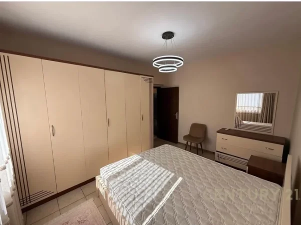 Tirane, jepet me qera apartament 1+1 Kati 3, 