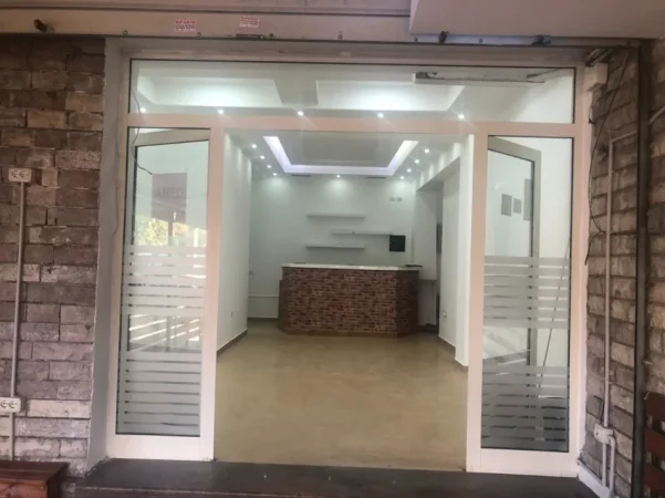 DYQAN ME QIRA TE BRRYLI   1000 €