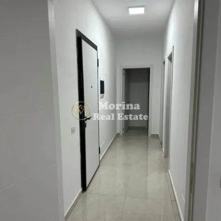 Tirane, jepet me qera apartament 2+1 Kati 3, 100 m² 600 € (Paskuqan)