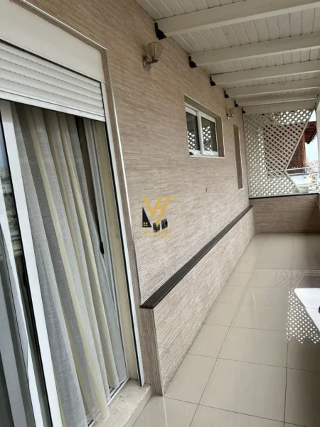 Tirane, jepet me qera apartament 2+1+Ballkon Kati 4, 85 m² 500 € (RRUGA E KAVAJES)