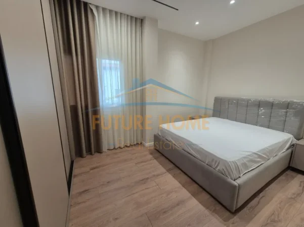 Tirane, jepet me qera apartament 1+1 , 75 m² 600 € (Apartament 1+1+Post Parkim,Rruga Tomi Kristo )