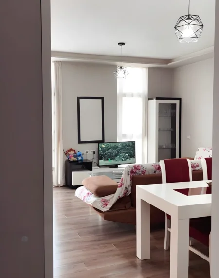 Tirane, jepet me qera apartament 2+1+Ballkon Kati 6, 100 m² 500 € (Astir)