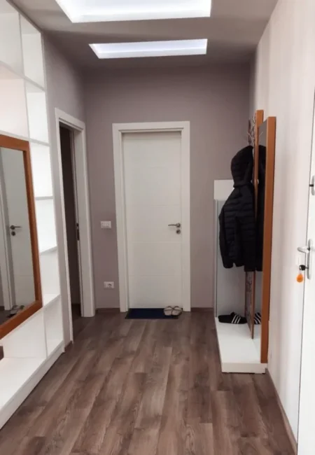 Tirane, jepet me qera apartament 2+1+Ballkon Kati 6, 100 m² 500 € (Astir)