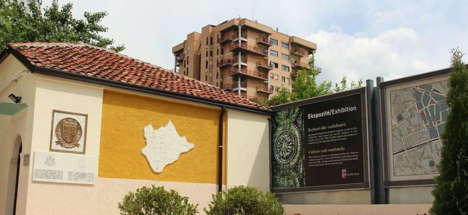 Tirane, jepet me qera zyre Kati 10, 86 m² 1.600 € (PRANE TOPTANIT DHE BASHKISE)