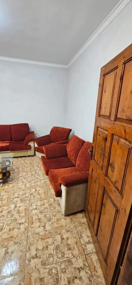 Tirane, jepet me qera apartament 2+1 Kati 1, 75 m² 350 € (Sauk i vjeter)