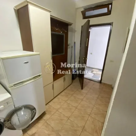 Tirane, jepet me qera shtepi 1+1 Kati 1, 75 m² 400 € (Rruga e Dibres)