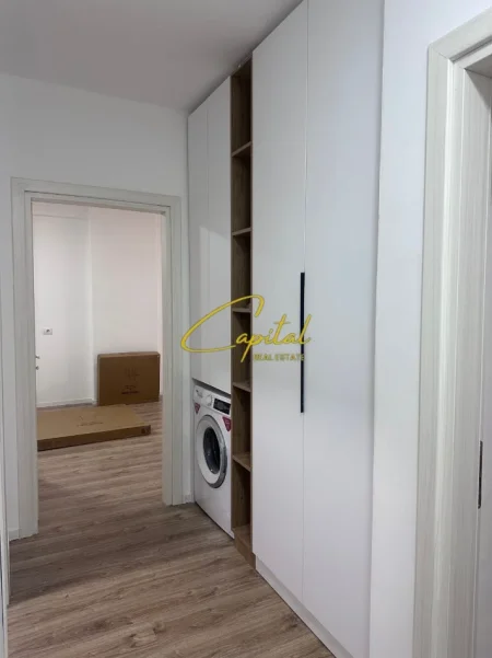 Tirane, jepet me qera apartament 1+1 Kati 1, 70 m² 600 € (LAPRAKE)