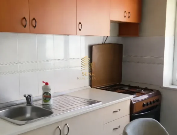 Tirane, jepet me qera apartament 1+1 Kati 2, 45 m² 400 € (Mine Peza)