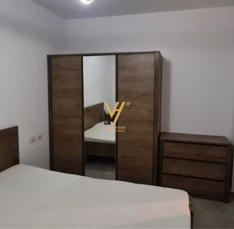 Tirane, jepet me qera apartament 1+1+Ballkon Kati 4, 62 m² 570 € (21 DHJETORI)