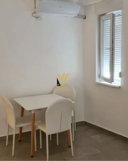 Tirane, jepet me qera apartament 1+1+Ballkon Kati 4, 62 m² 570 € (21 DHJETORI)