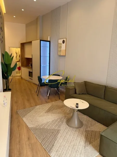 Tirane, jepet me qera apartament 2+1 Kati 1, 70 m² 550 € (LAPRAKE)