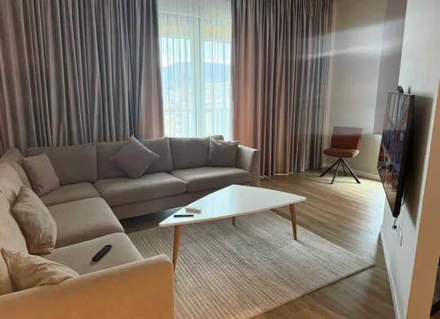 Tirane, jepet me qera apartament 2+1+Ballkon Kati 4, 110 m² 1.000 € (Sqaure 21)