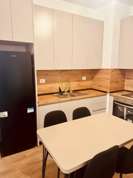 Tirane, jepet me qera apartament 1+1+Ballkon Kati 6, 73 m² 450 € (ALI DEMI)