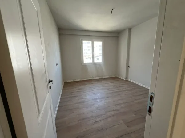 Tirane, shitet apartament 2+1 Kati 4, 107 m² 162.000 € (Astir)