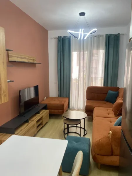 Tirane, jepet me qera apartament 1+1+Ballkon Kati 1, 60 m² 400 € (Rruga pasho hysa)