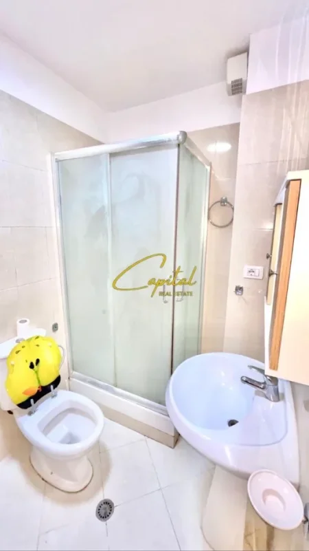 Tirane, jepet me qera apartament 2+1 Kati 3, 100 m² 450 € (ASTIR)