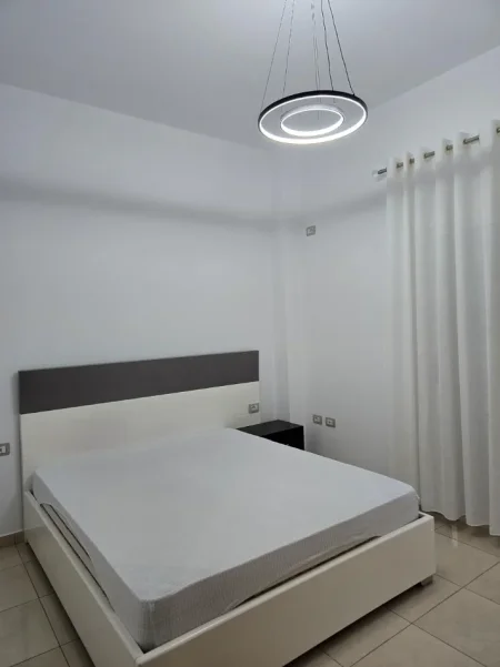 Tirane, jap me qera apartament 1+1+Ballkon Kati 0, 60 m² 450 € (Rruga Haki Shehu 38)