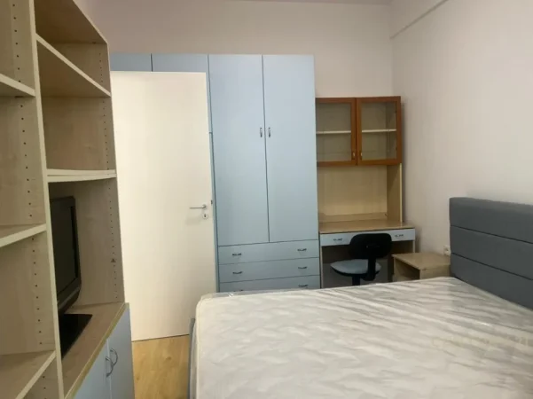 Tirane, jepet me qera 1+1 Kati 3, 47 m² 450 € 