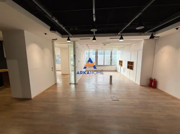 Tirane, jepet me qera ambjent biznesi Kati 2, 85 m² 1.149 € 
