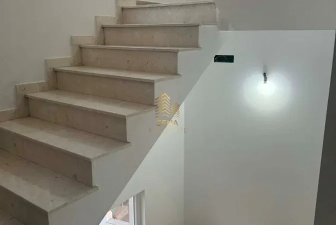 Tirane, jepet me qera Vile 3+1+Ballkon Kati 2, 140 m² 700 € (Shkoze)