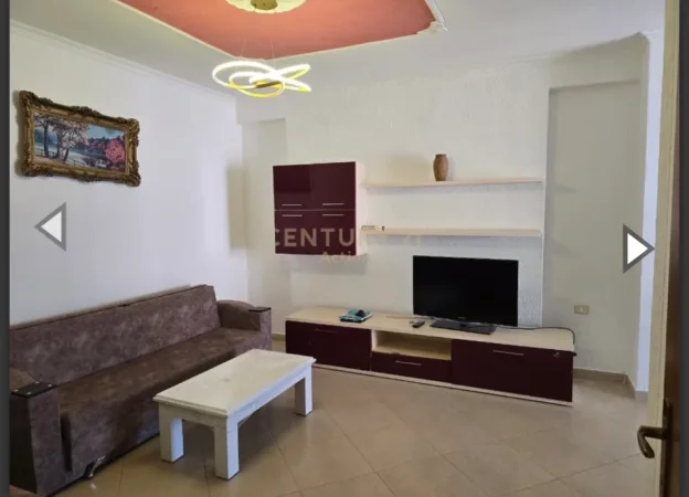 Tirane, jepet me qera apartament 2+1+Ballkon Kati 7, 94 m² 450 € (Kombinat)