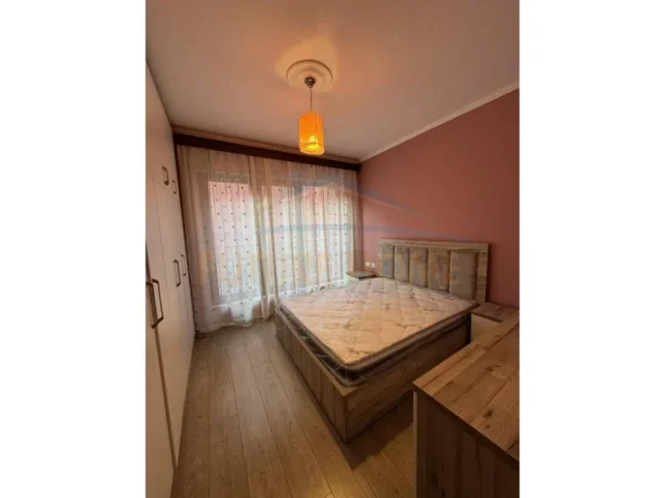Tirane, jepet me qera apartament 1+1+Post Parkimi Kati 2, 73 m² 600 € (Kodra e Diellit)