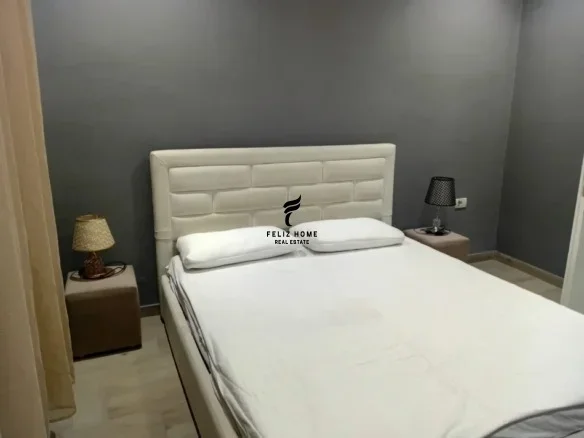 Tirane, jepet me qera apartament 1+1+Ballkon Kati 1, 45 m² 500 € (BLLOK)